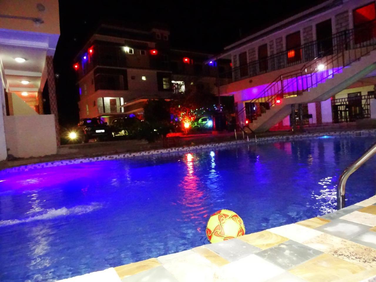 Diplomat Diani Beach Resort Buitenkant foto