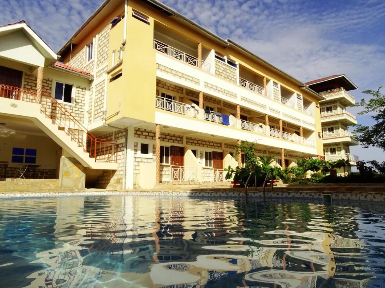 Diplomat Diani Beach Resort Buitenkant foto
