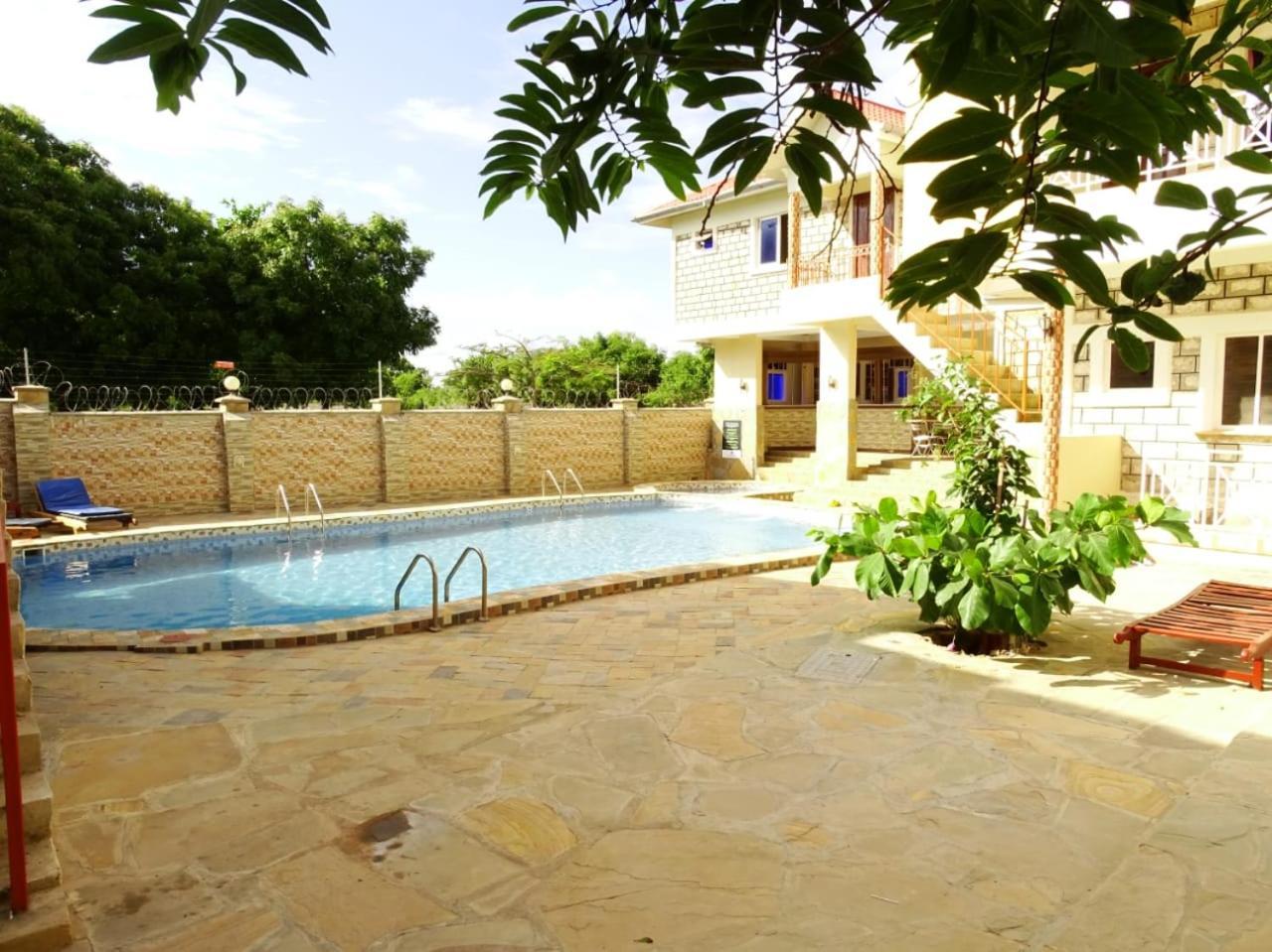 Diplomat Diani Beach Resort Buitenkant foto