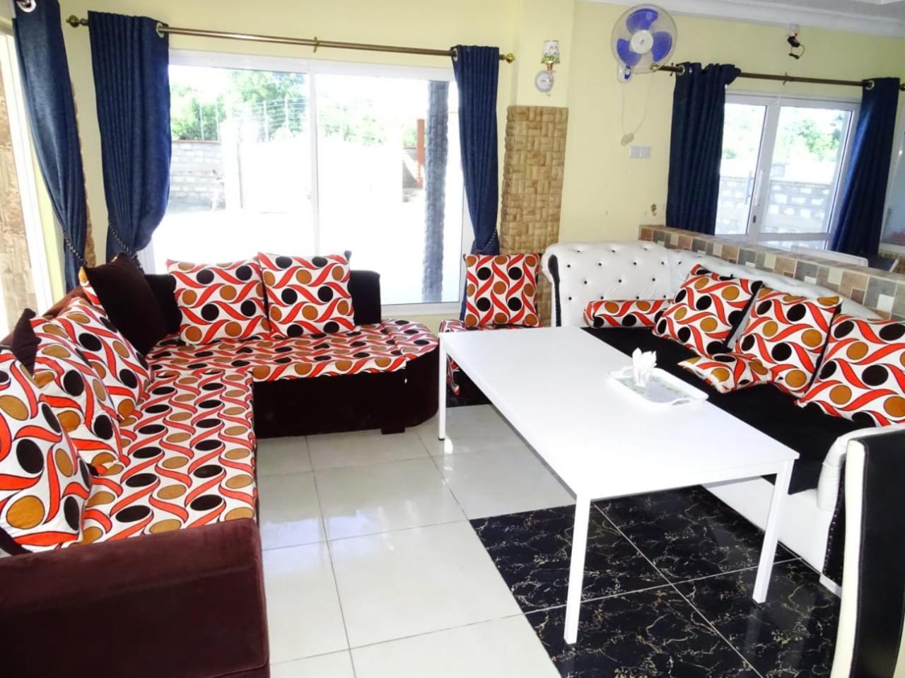 Diplomat Diani Beach Resort Buitenkant foto