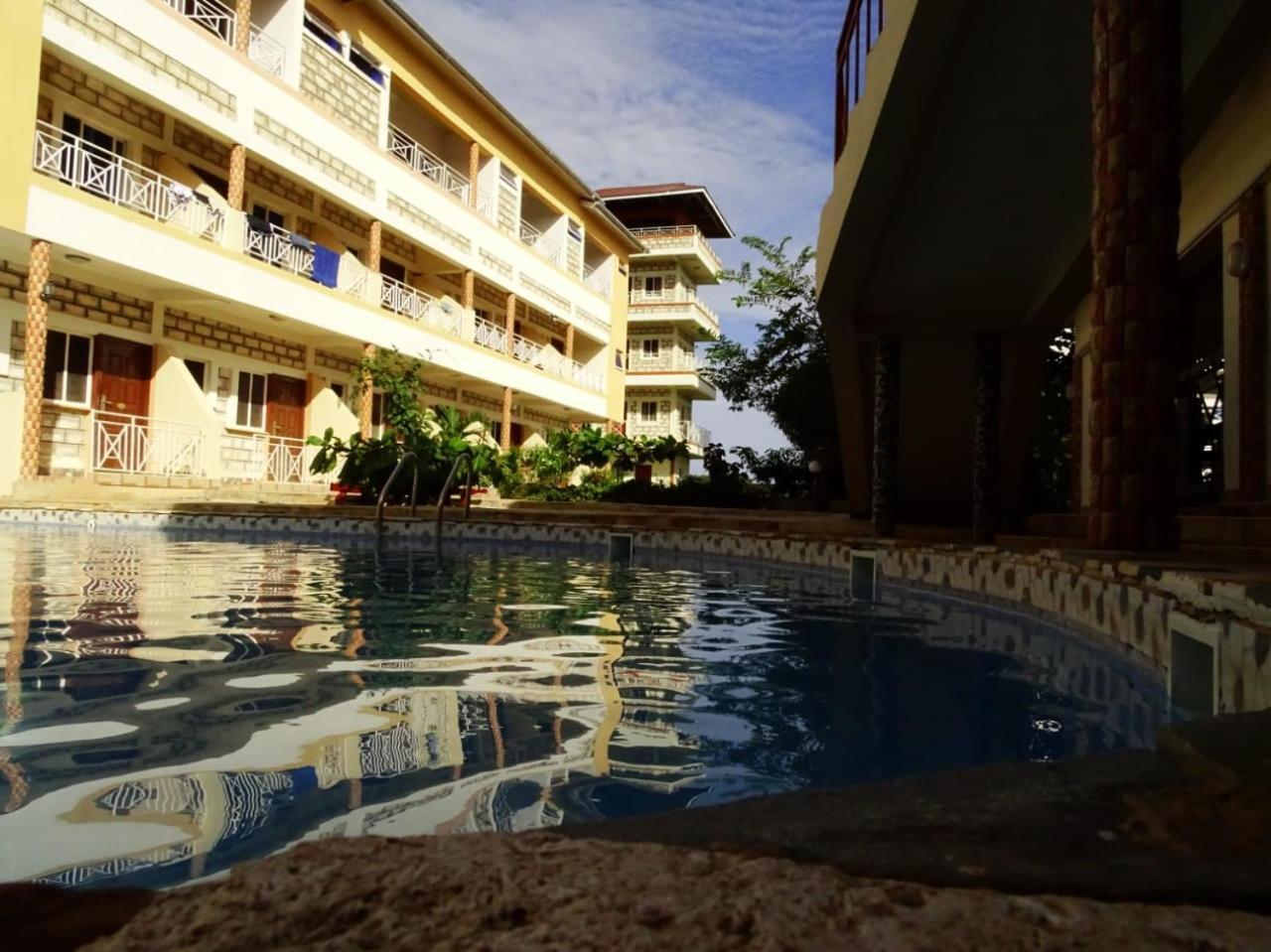 Diplomat Diani Beach Resort Buitenkant foto