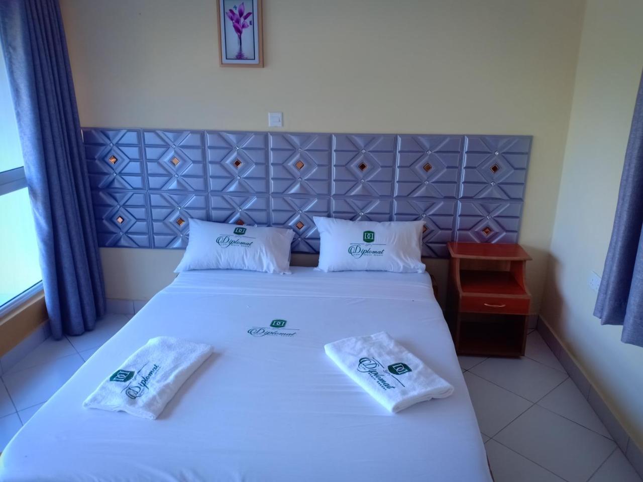 Diplomat Diani Beach Resort Buitenkant foto