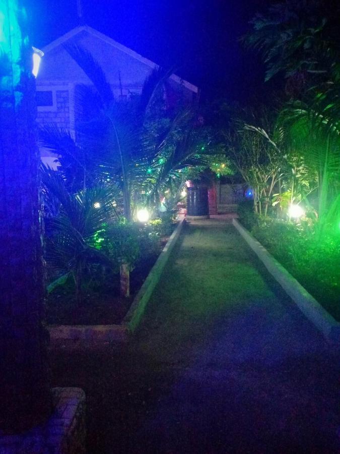 Diplomat Diani Beach Resort Buitenkant foto